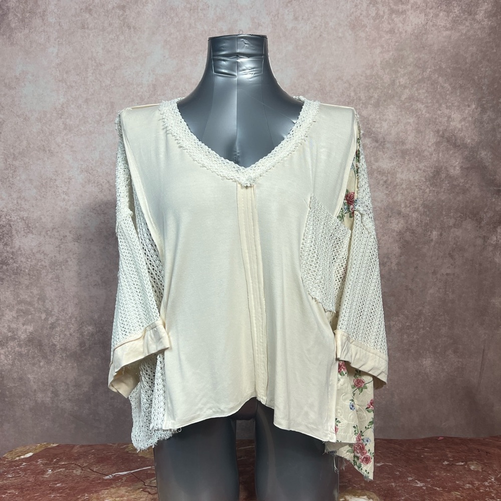 POL Cream and Floral Patchwork Women's Top